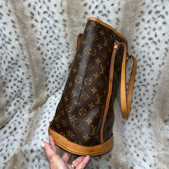 Louis Vuitton Bucket Bag Monogram Bag GM - Picture 5 of 15